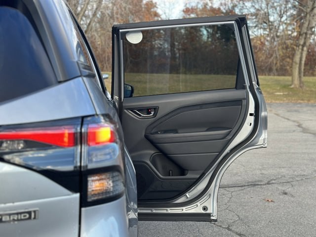 2025 Subaru FORESTER Limited Hybrid
