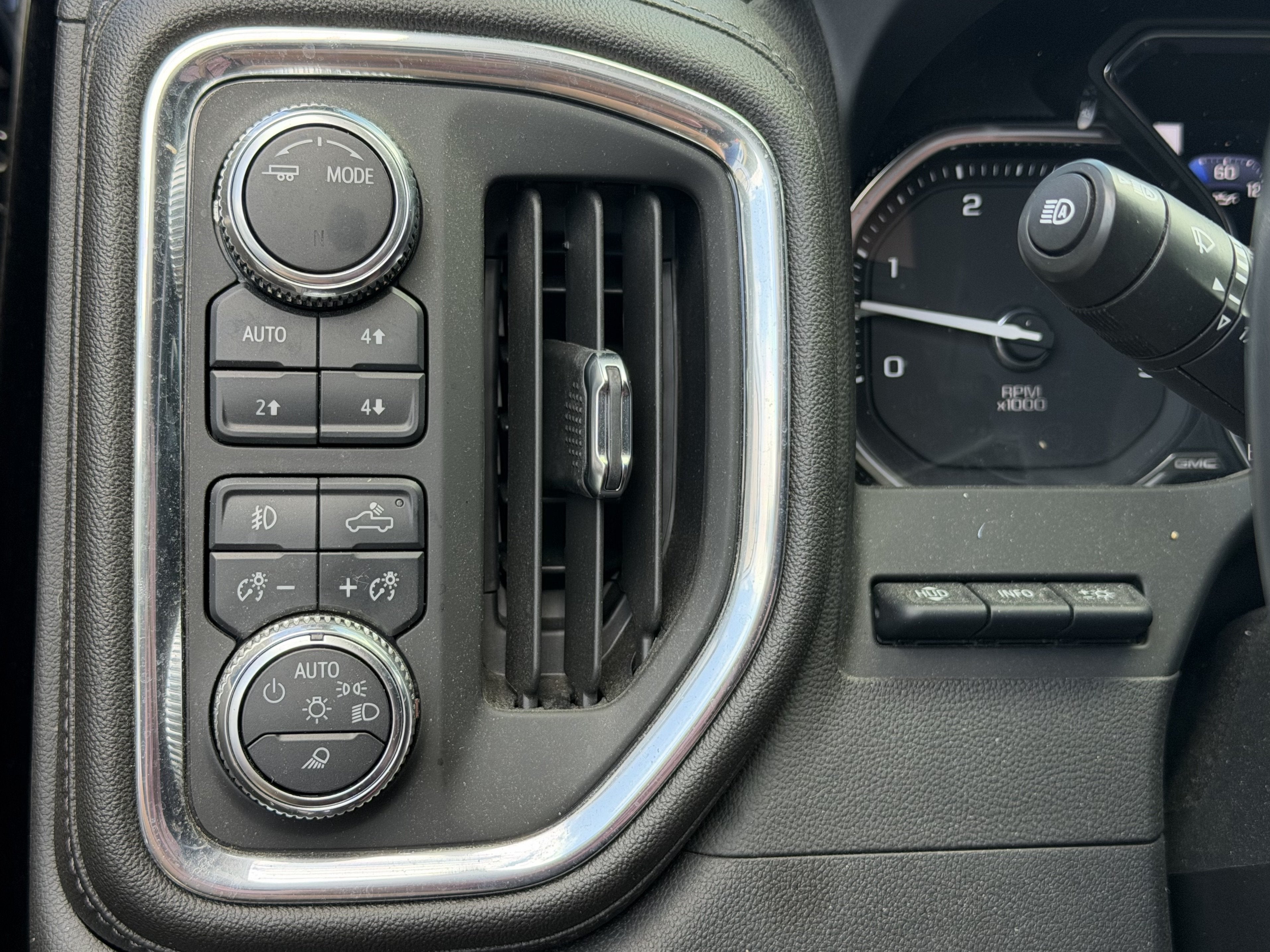 2023 GMC Sierra 2500HD Denali