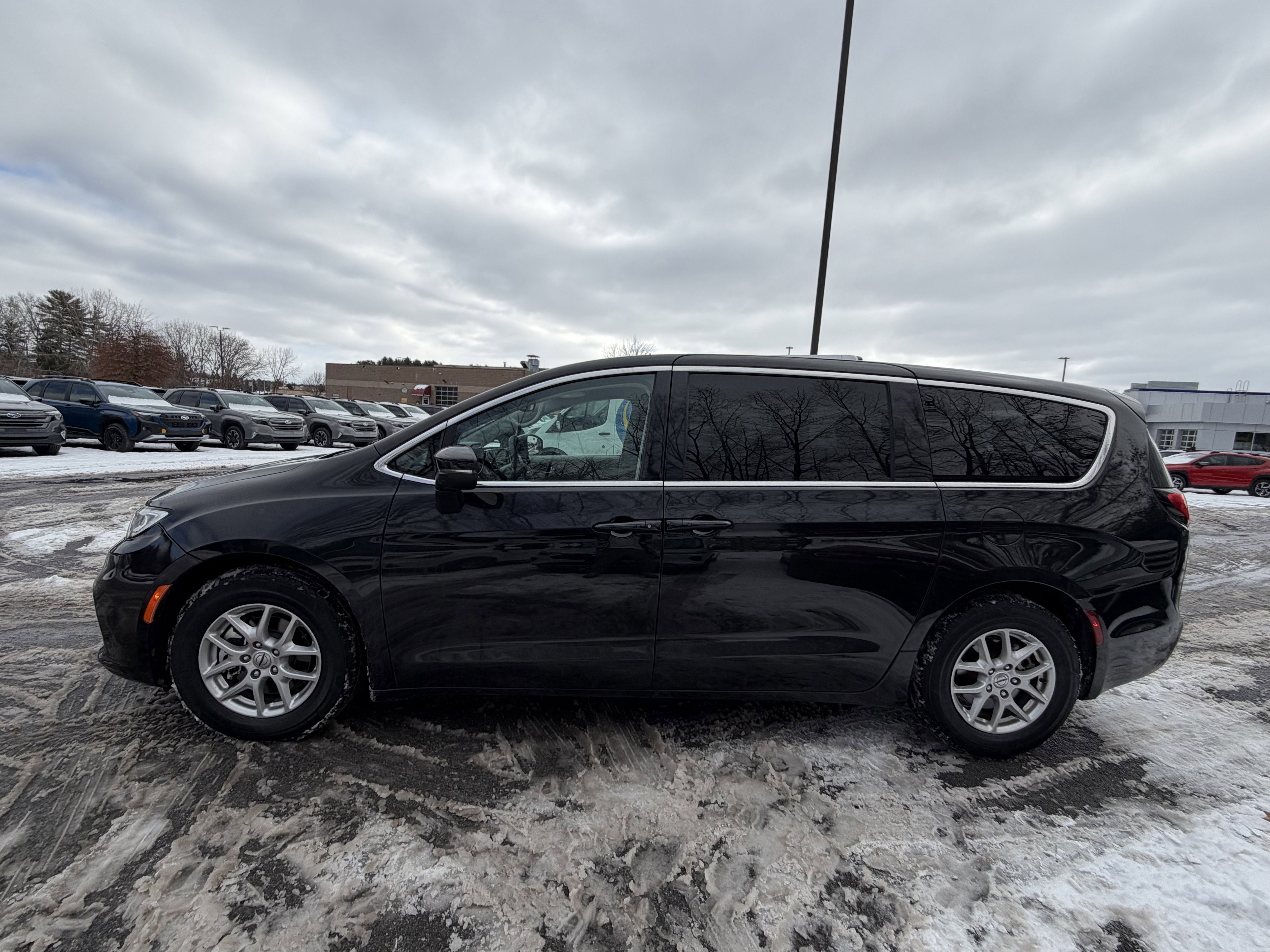 2023 Chrysler Pacifica Touring L