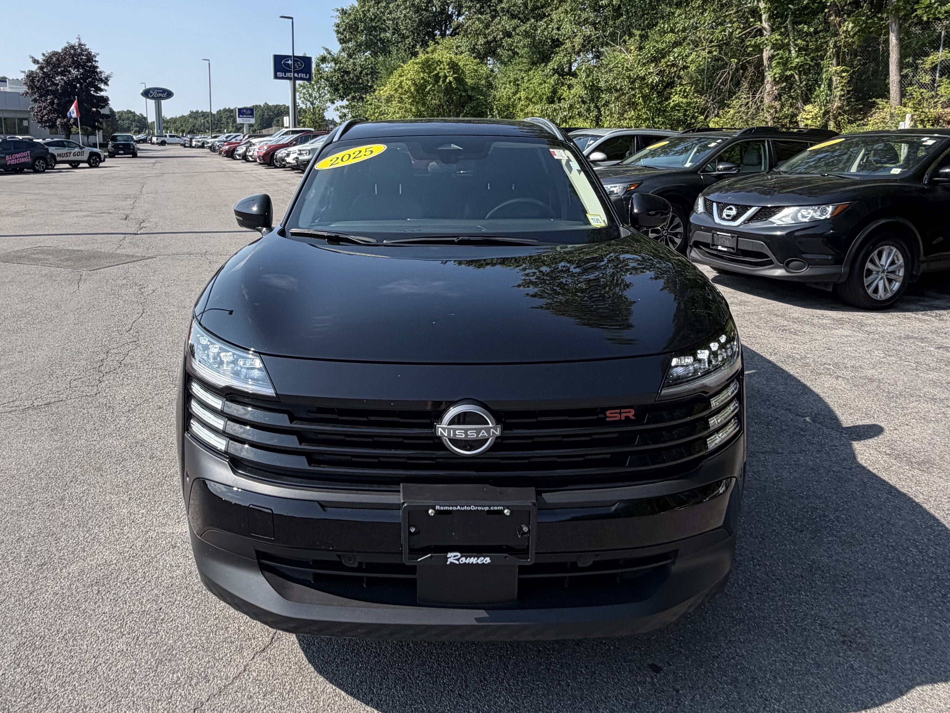 2025 Nissan Kicks SR
