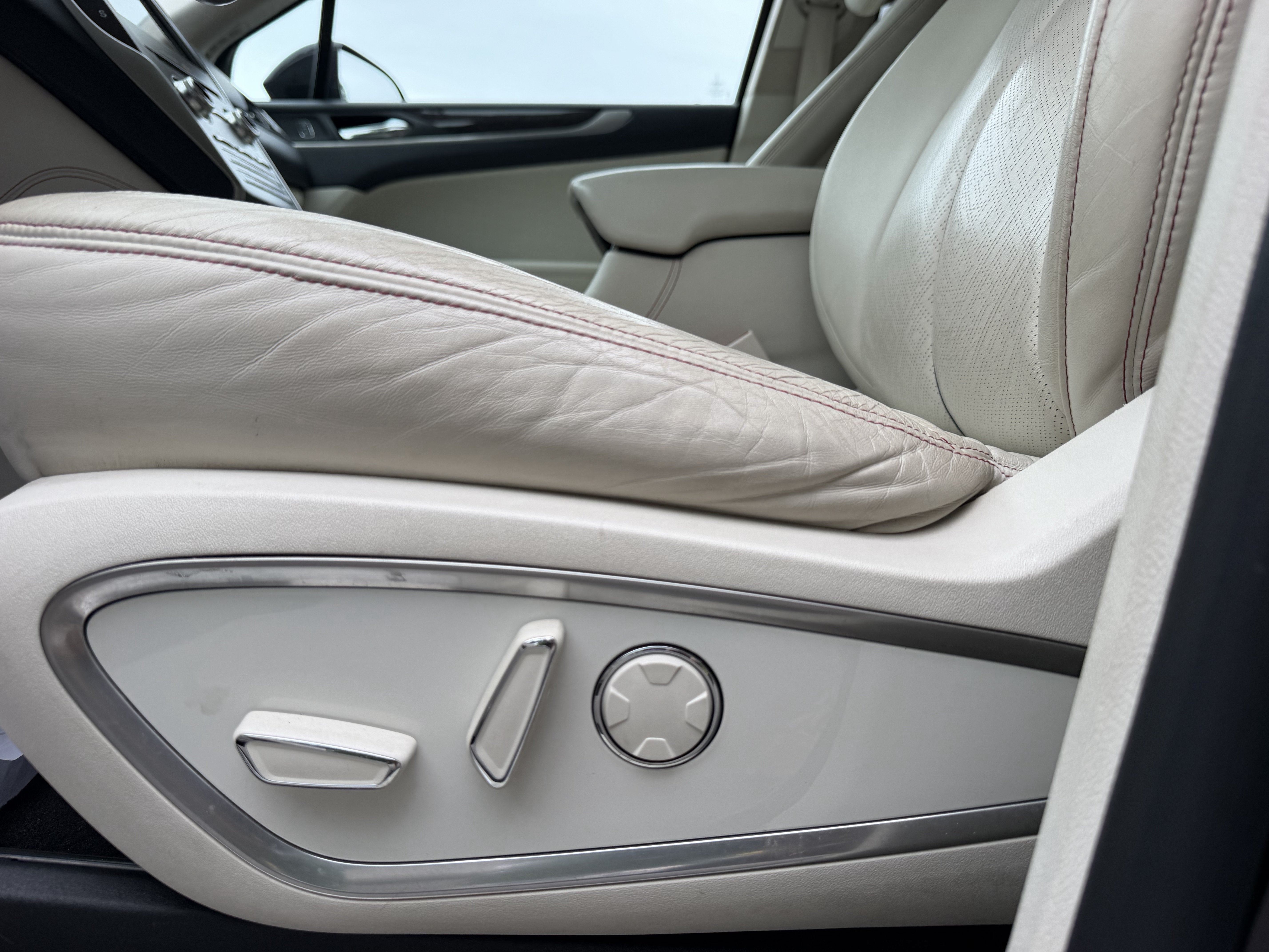 2019 Lincoln MKC Black Label