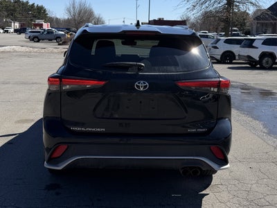 2022 Toyota Highlander XSE