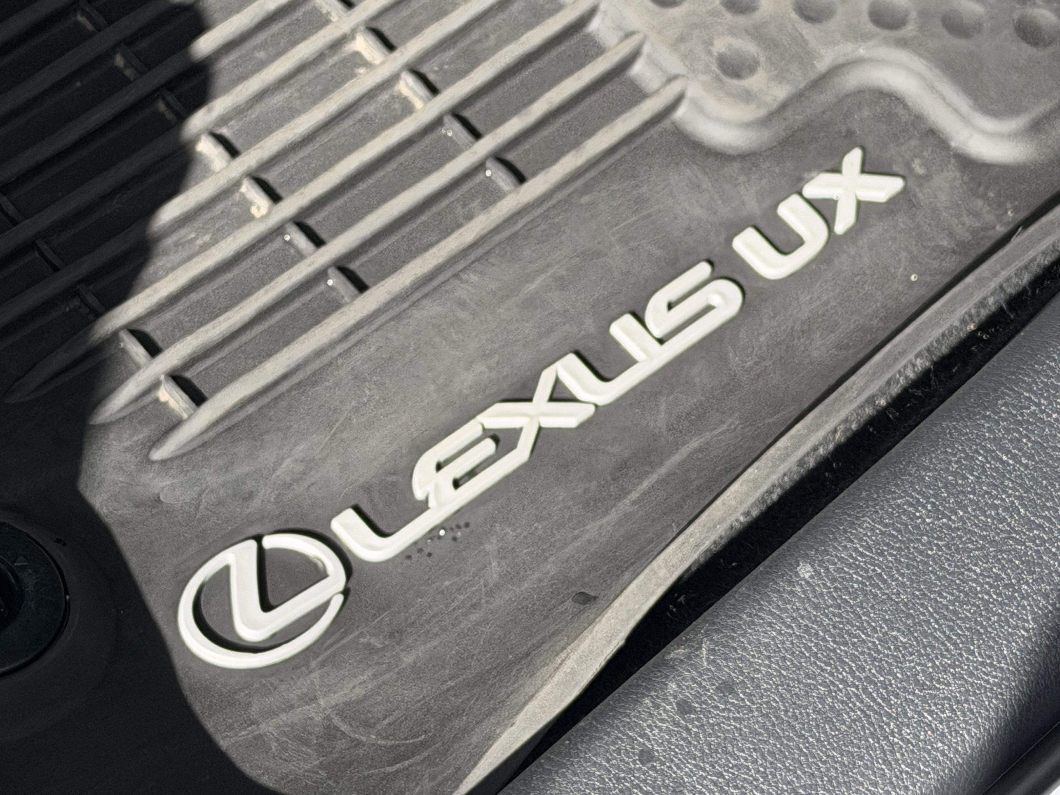 2023 Lexus UX 250h F SPORT Design