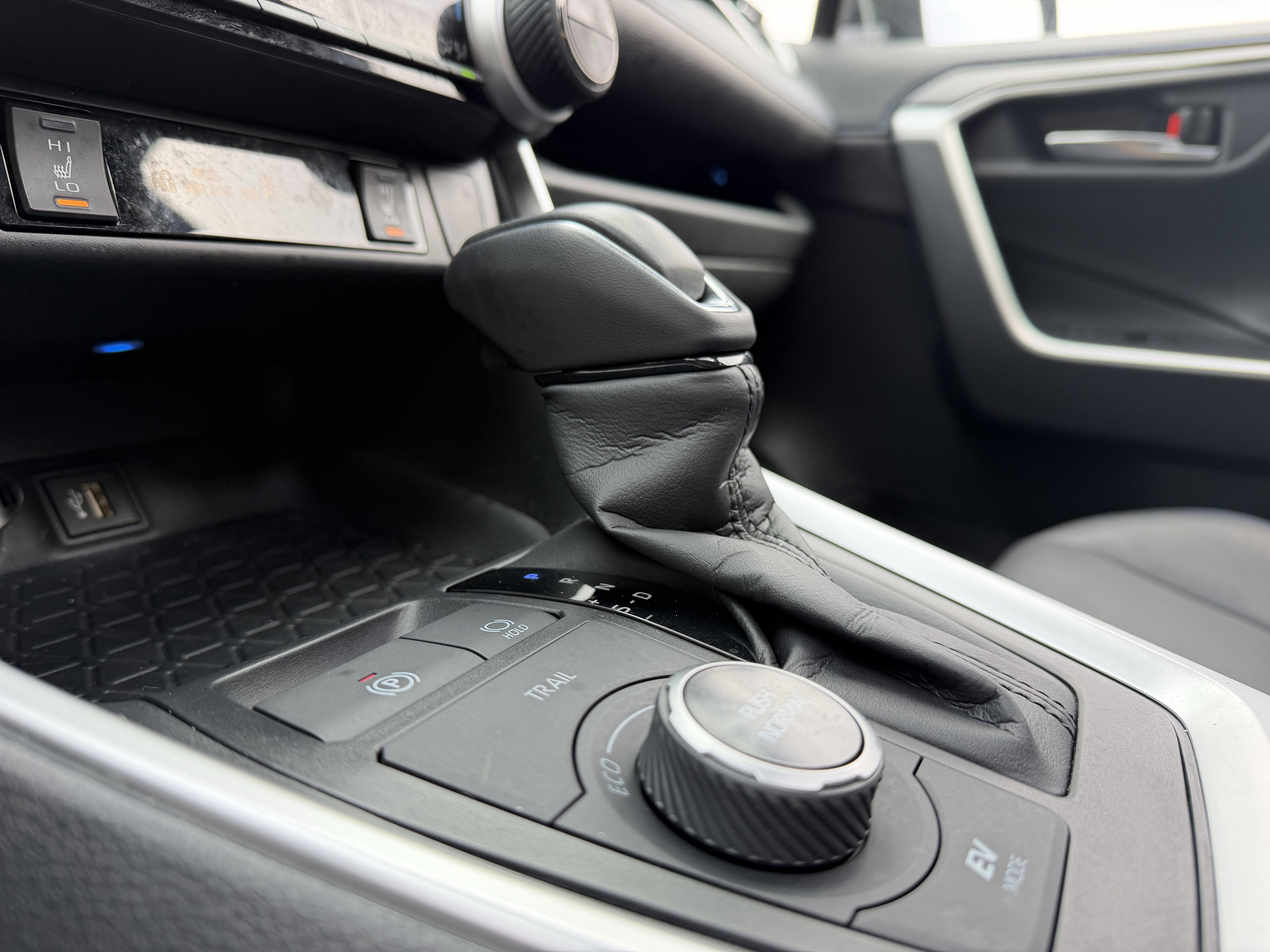 2025 Toyota RAV4 Hybrid XSE