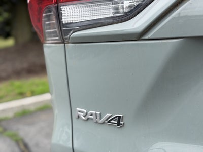 2022 Toyota RAV4 Hybrid XLE