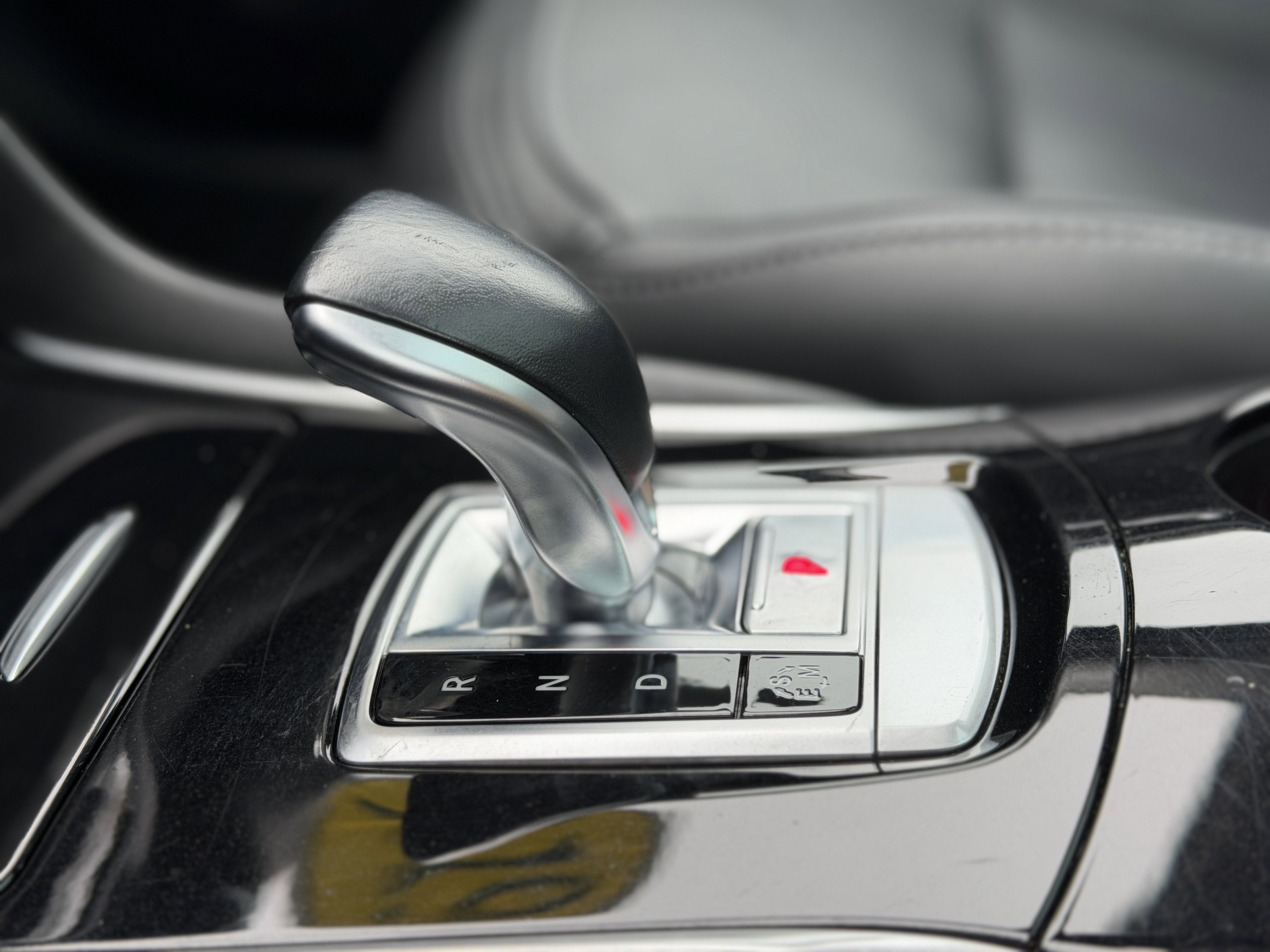 2019 INFINITI QX30 ESSENTIAL