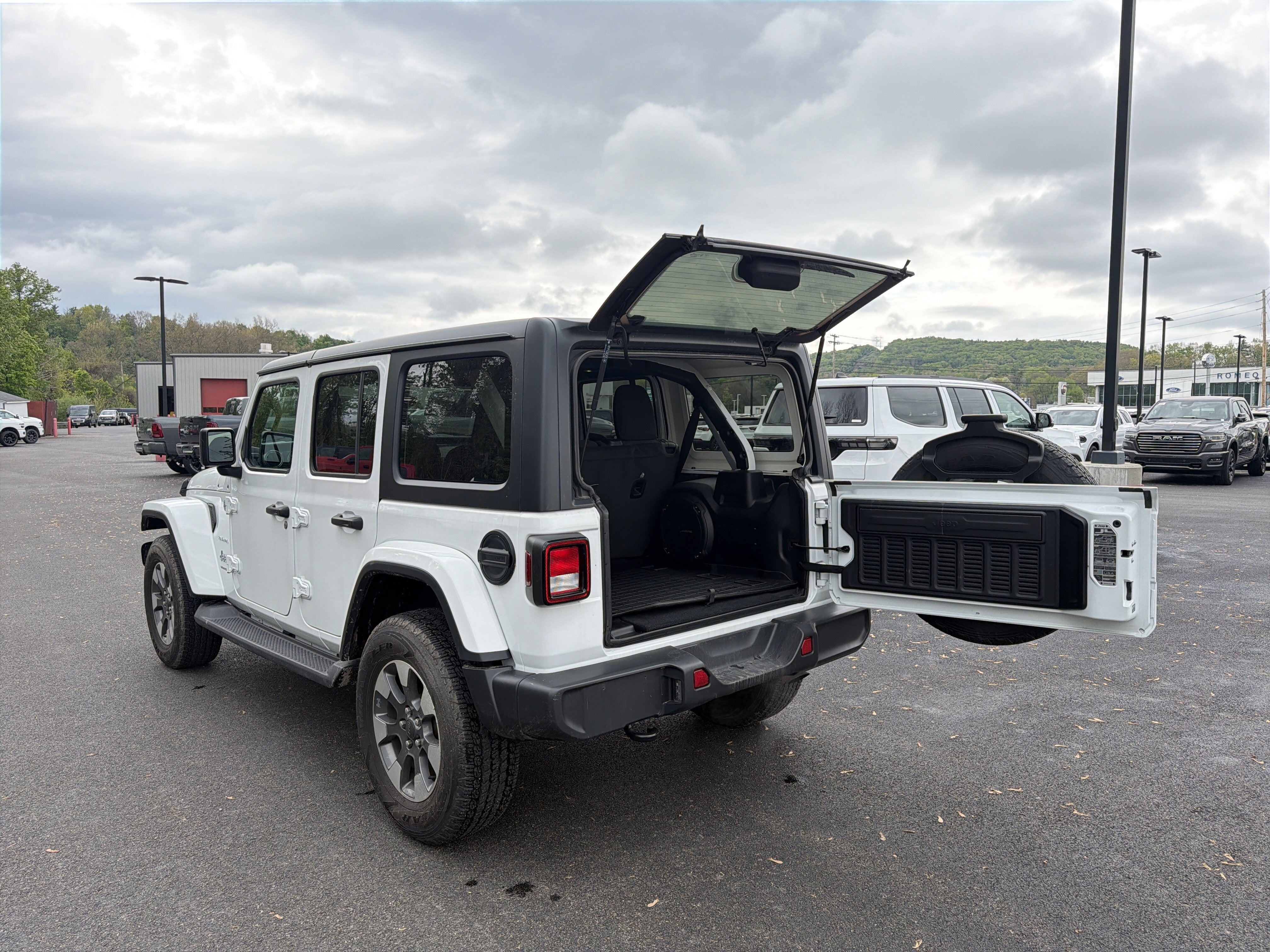 2023 Jeep Wrangler Sahara
