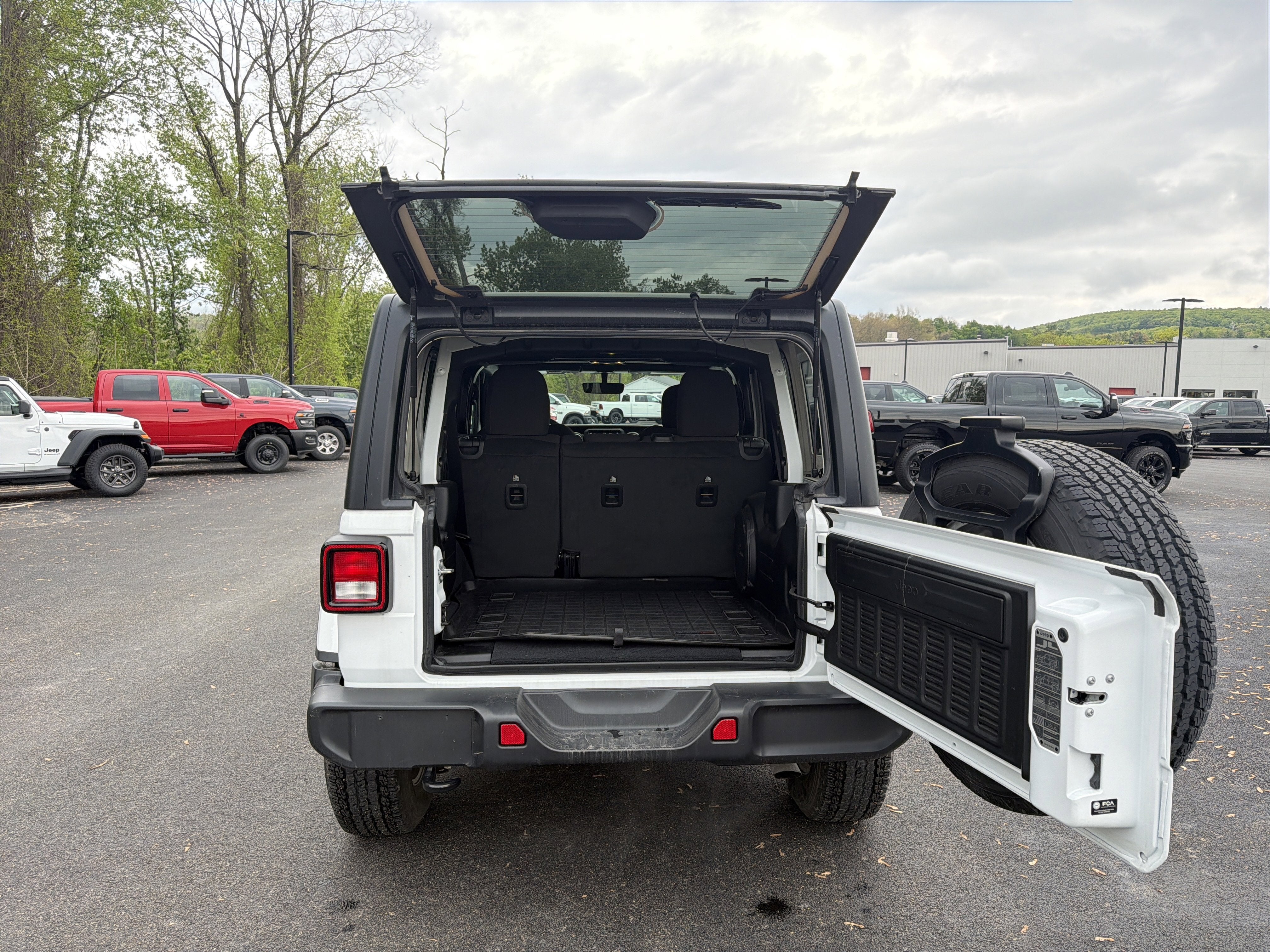 2023 Jeep Wrangler Sahara