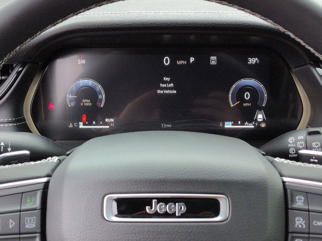 2026 Jeep Grand Cherokee Laredo Altitude