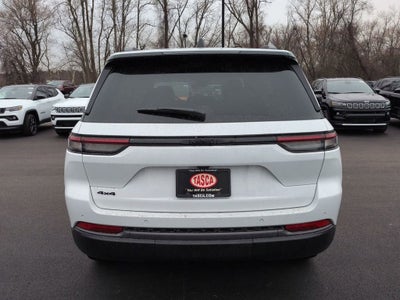 2026 Jeep Grand Cherokee Laredo Altitude