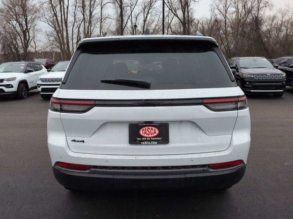 2026 Jeep Grand Cherokee Laredo Altitude