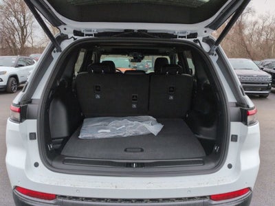 2026 Jeep Grand Cherokee Laredo Altitude