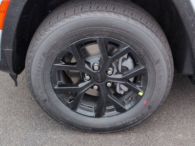 2026 Jeep Grand Cherokee Laredo Altitude
