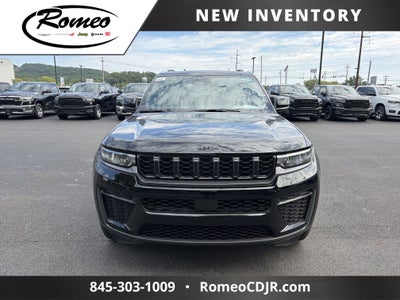 2027 Jeep Grand Cherokee Laredo Altitude