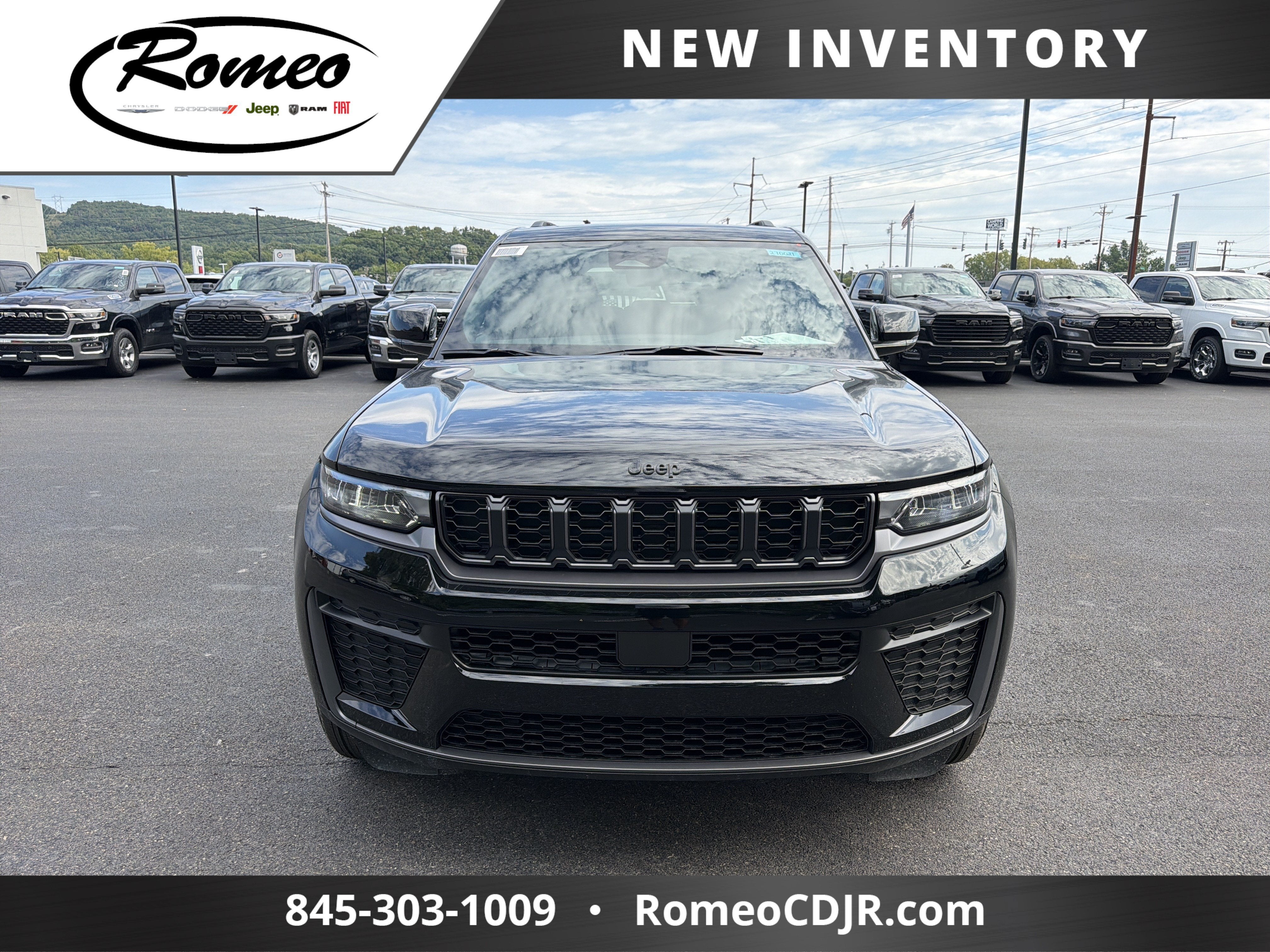 2027 Jeep Grand Cherokee Laredo Altitude