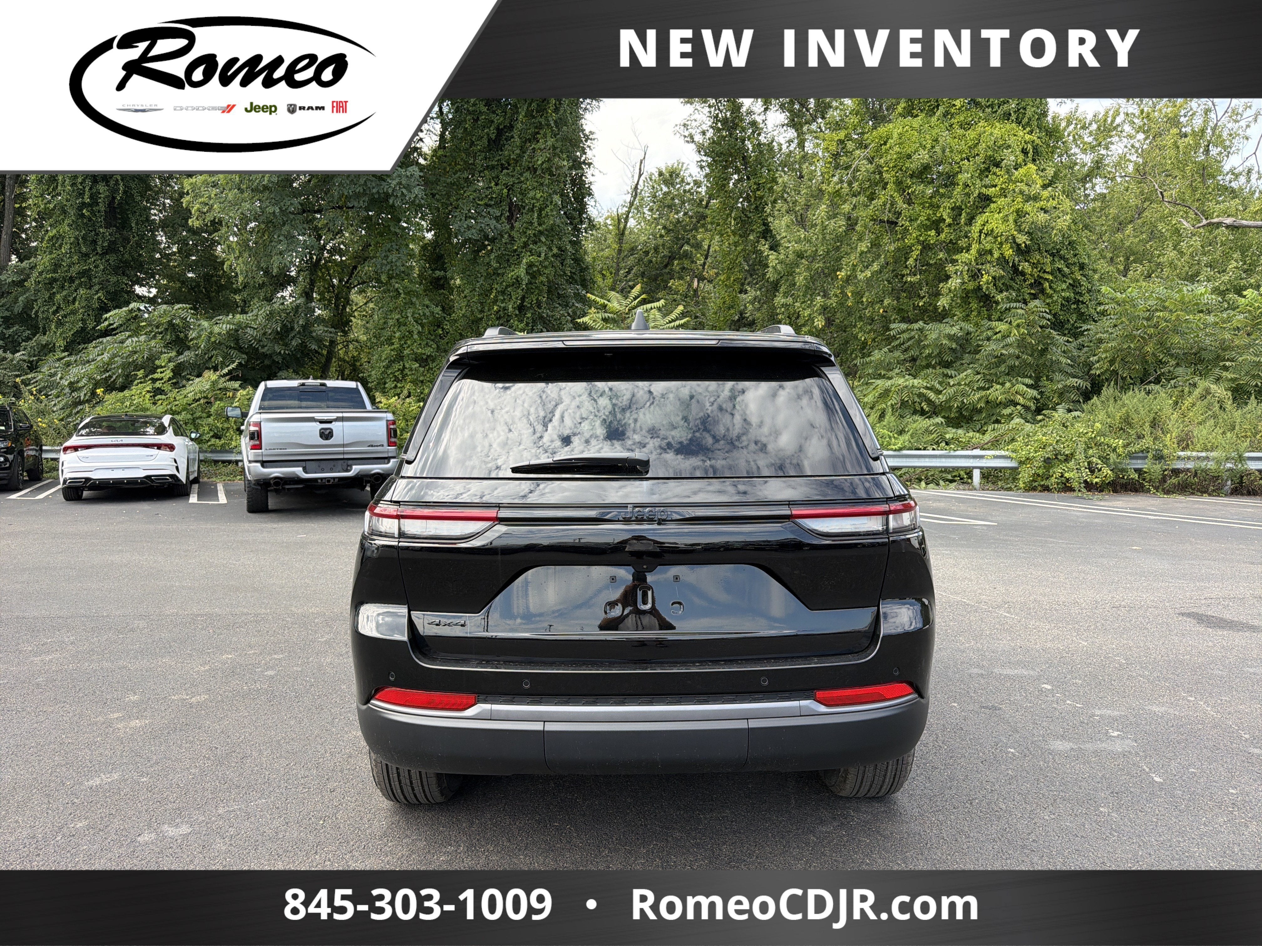 2027 Jeep Grand Cherokee Laredo Altitude