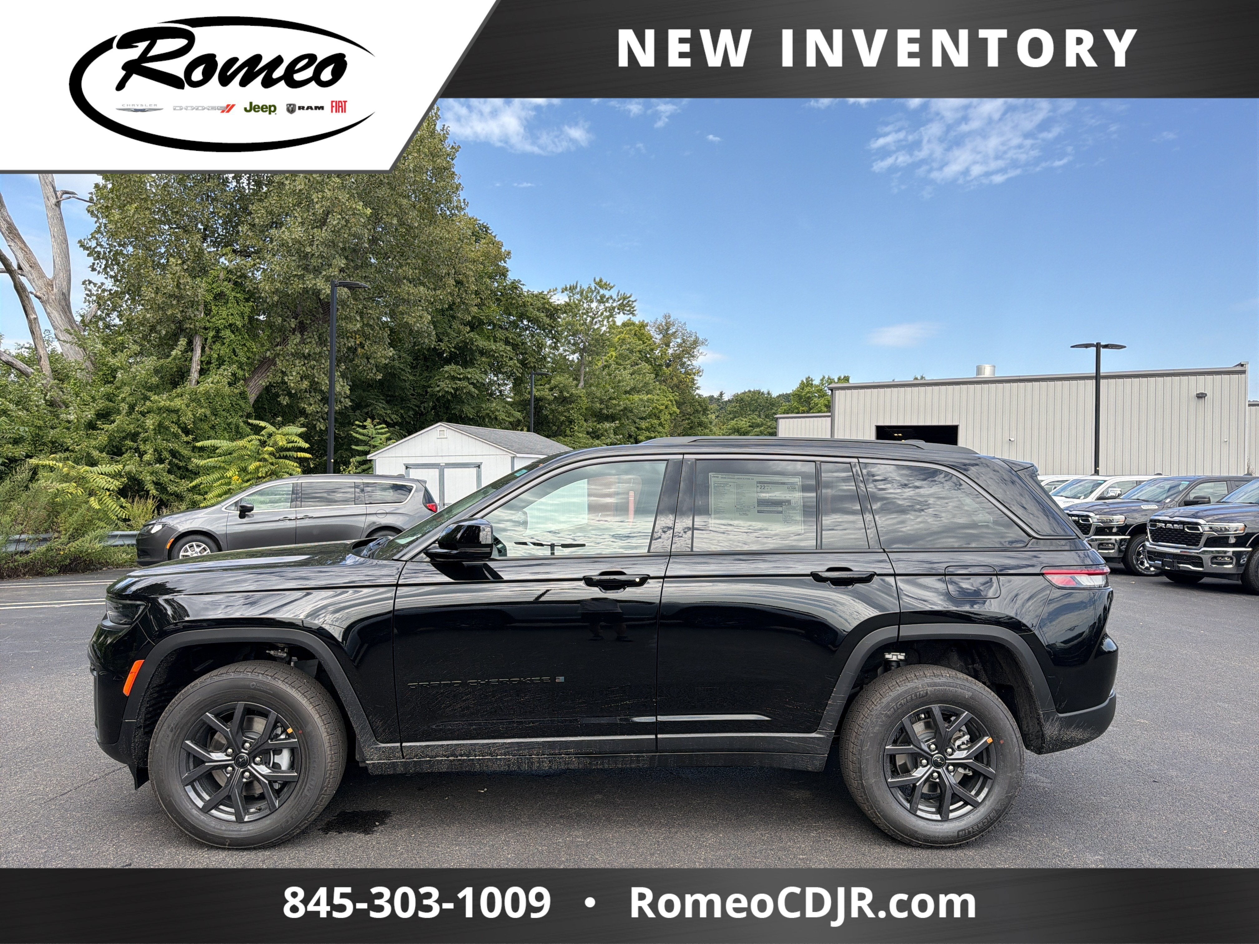 2027 Jeep Grand Cherokee Laredo Altitude