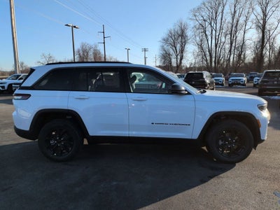 2026 Jeep Grand Cherokee Laredo Altitude