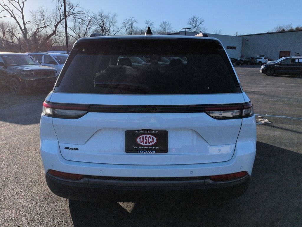 2026 Jeep Grand Cherokee Laredo Altitude