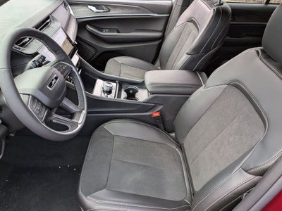 2026 Jeep Grand Cherokee Laredo Altitude