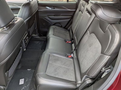 2026 Jeep Grand Cherokee Laredo Altitude