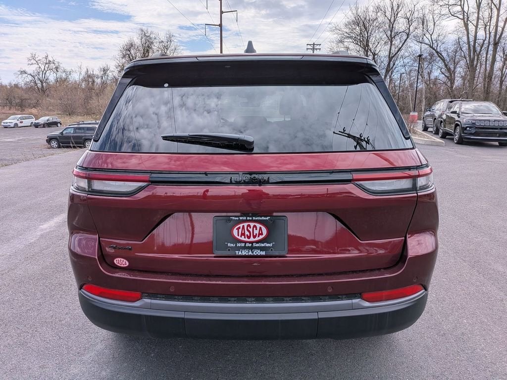 2026 Jeep Grand Cherokee Laredo Altitude