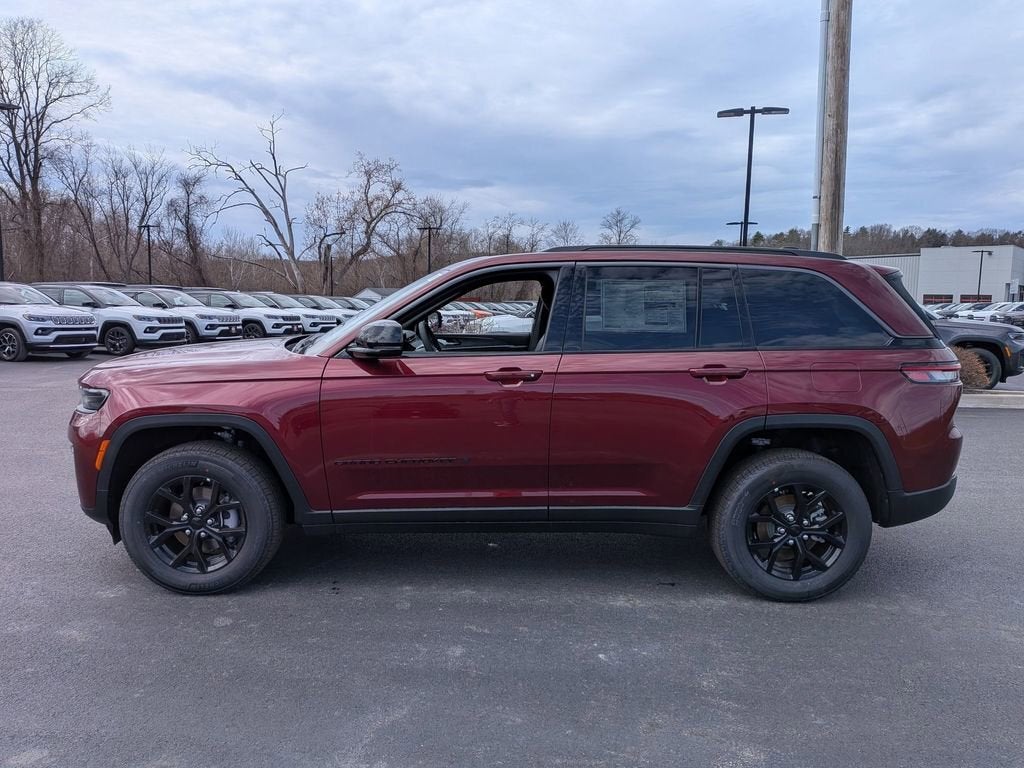 2026 Jeep Grand Cherokee Laredo Altitude