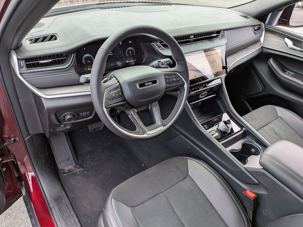 2026 Jeep Grand Cherokee Laredo Altitude