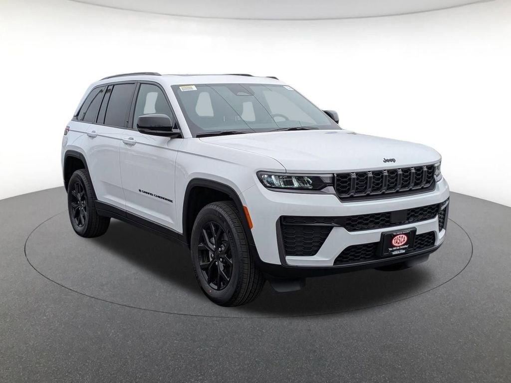 2026 Jeep Grand Cherokee Laredo Altitude