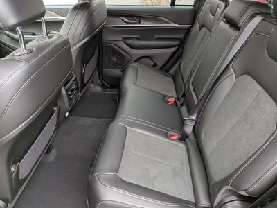 2026 Jeep Grand Cherokee Laredo Altitude