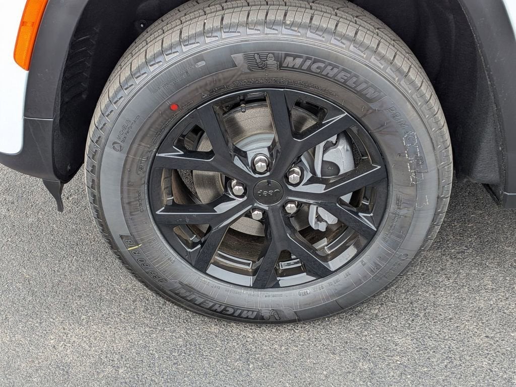 2026 Jeep Grand Cherokee Laredo Altitude