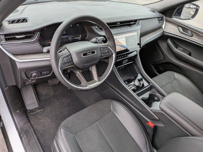 2026 Jeep Grand Cherokee Laredo Altitude