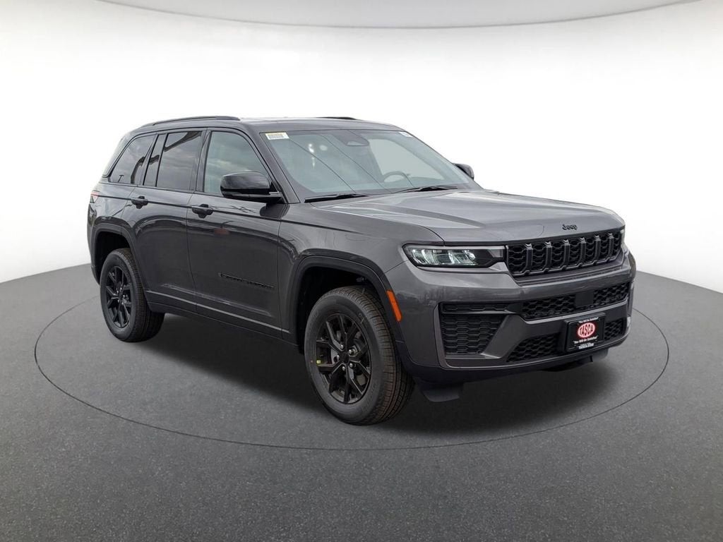 2026 Jeep Grand Cherokee Laredo Altitude