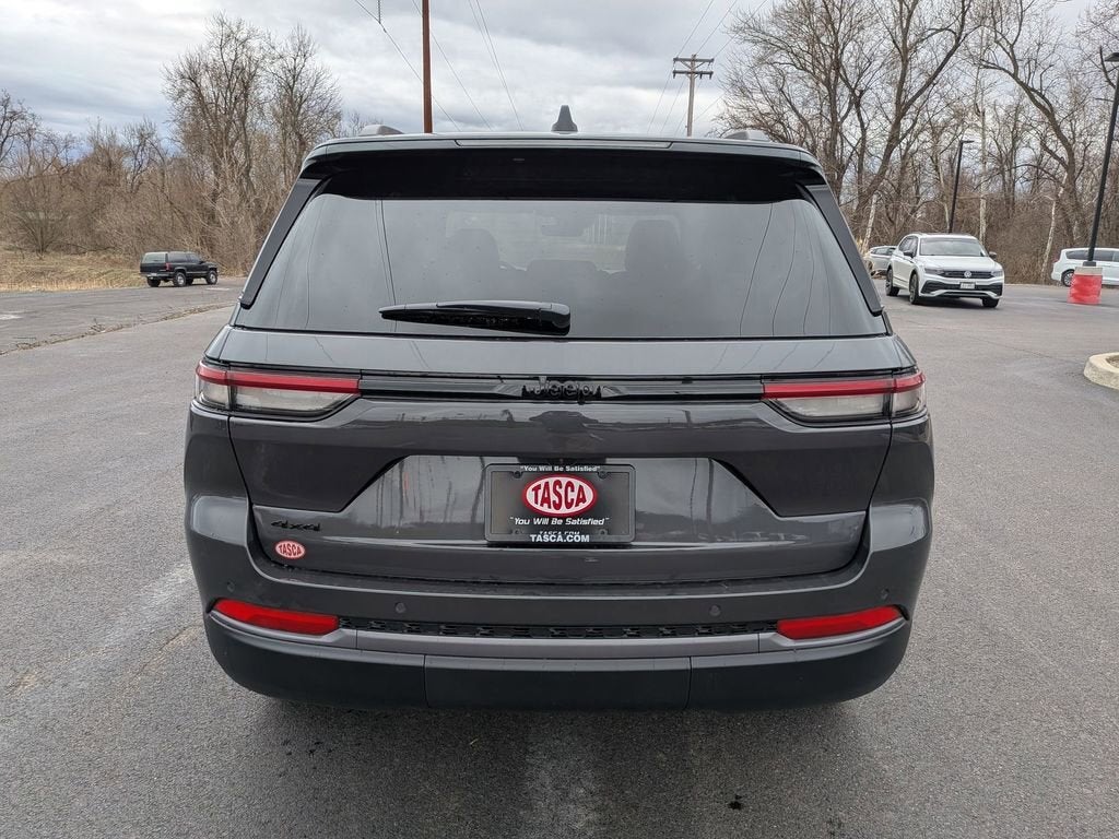 2026 Jeep Grand Cherokee Laredo Altitude