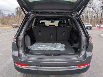 2026 Jeep Grand Cherokee Laredo Altitude