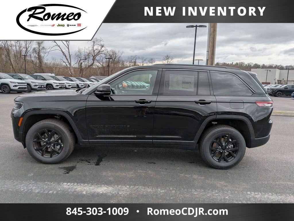 2026 Jeep Grand Cherokee Laredo Altitude