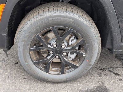 2026 Jeep Grand Cherokee Laredo Altitude