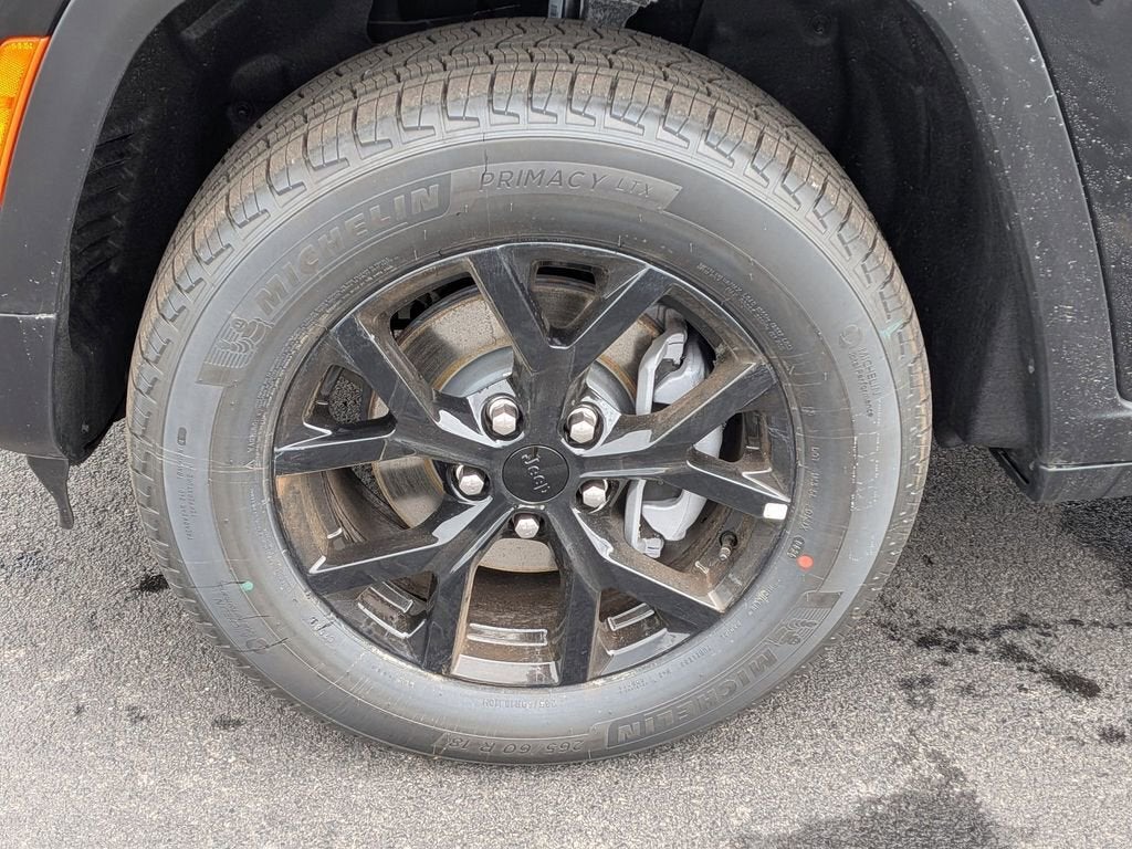 2026 Jeep Grand Cherokee Laredo Altitude