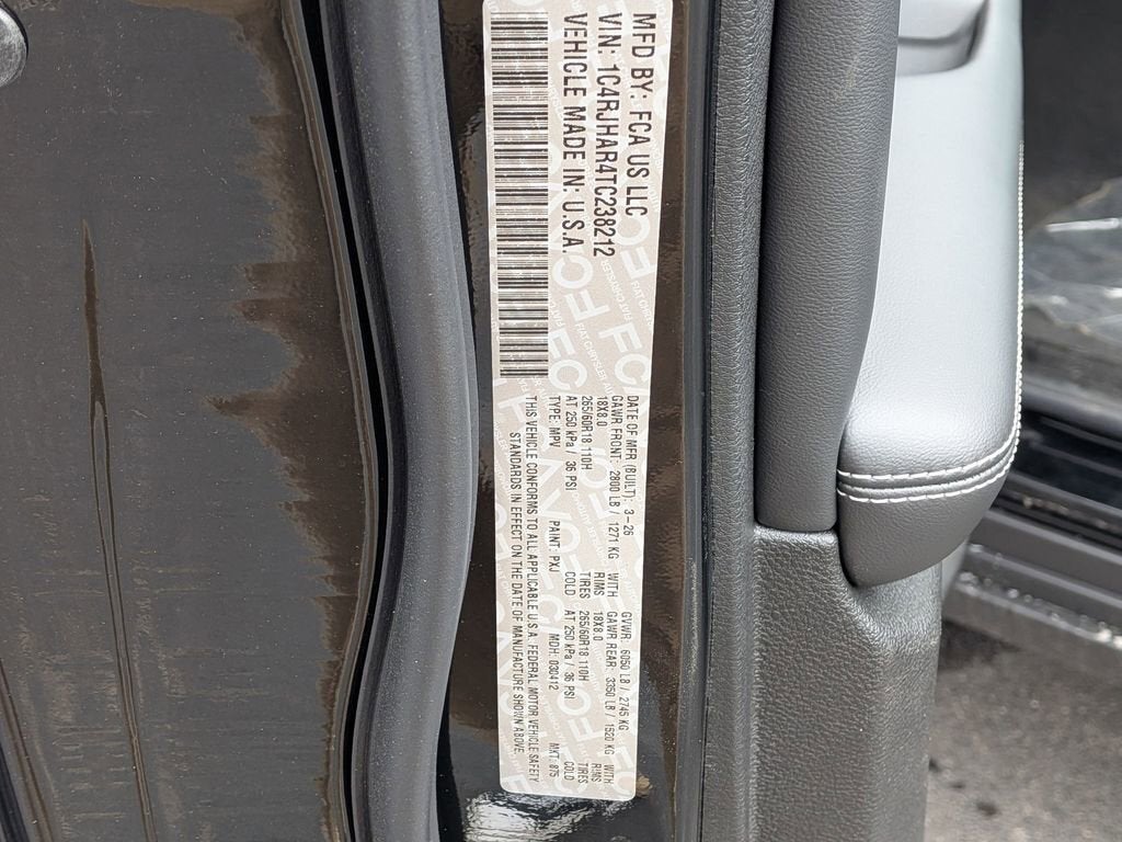 2026 Jeep Grand Cherokee Laredo Altitude