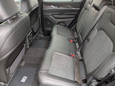 2026 Jeep Grand Cherokee Laredo Altitude