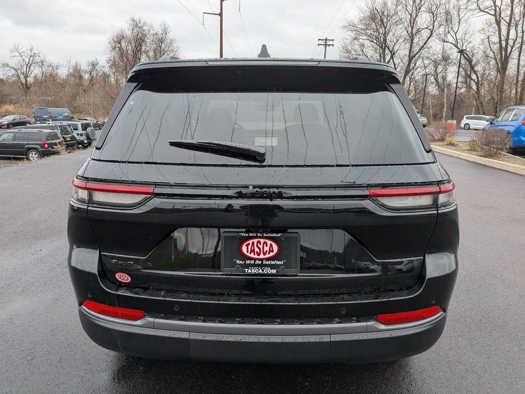 2026 Jeep Grand Cherokee Laredo Altitude