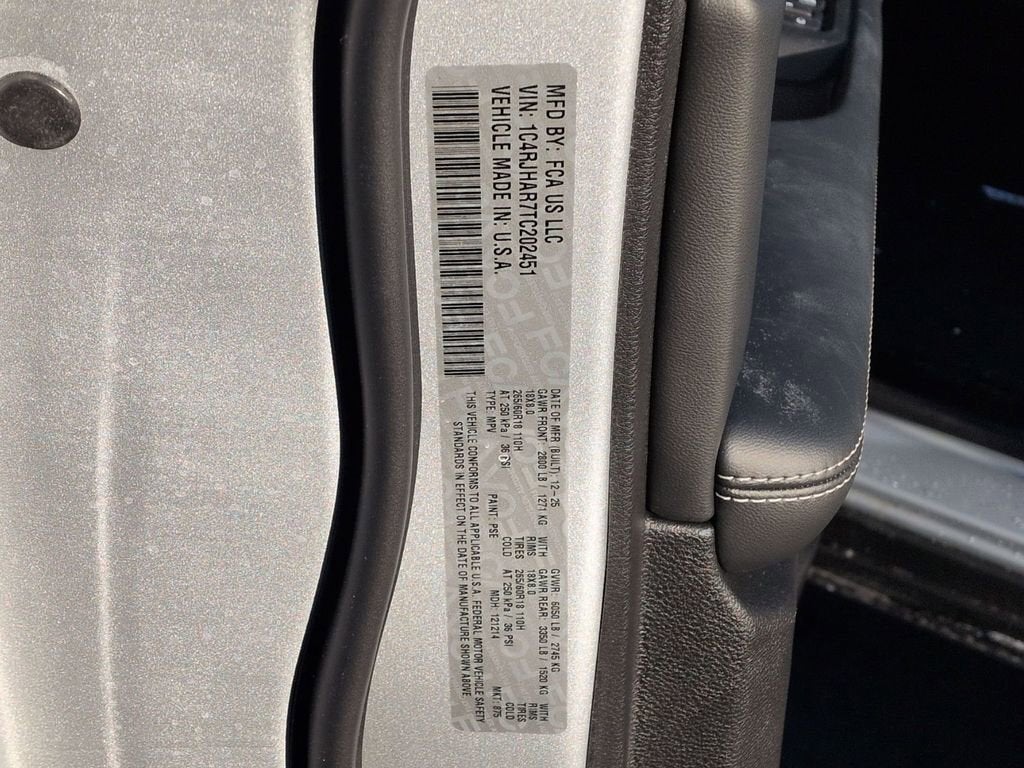 2026 Jeep Grand Cherokee Laredo Altitude