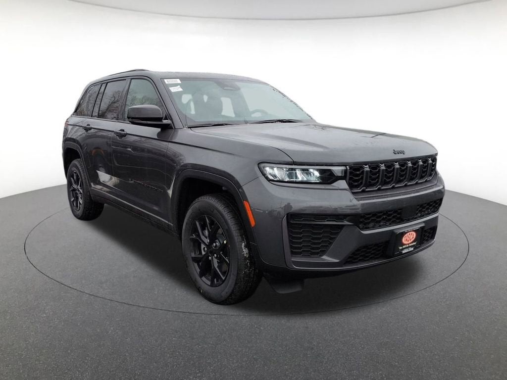 2026 Jeep Grand Cherokee Laredo Altitude