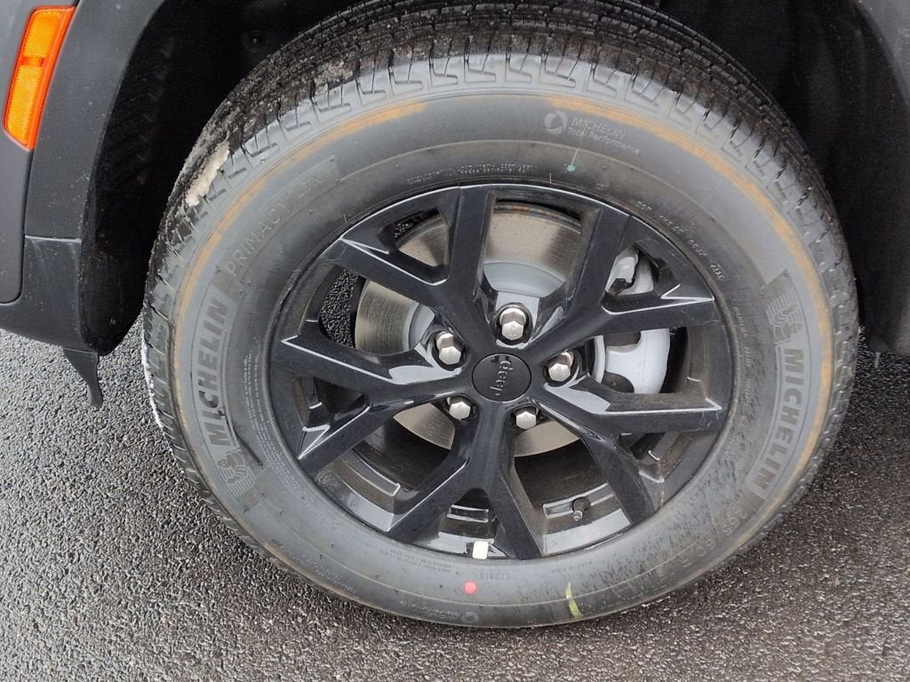 2026 Jeep Grand Cherokee Laredo Altitude