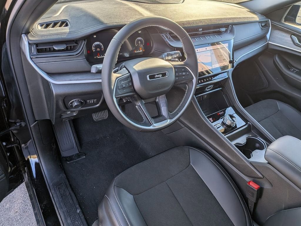 2026 Jeep Grand Cherokee Laredo Altitude