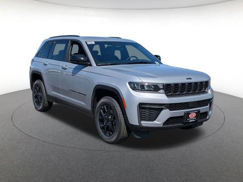 2026 Jeep Grand Cherokee Laredo Altitude