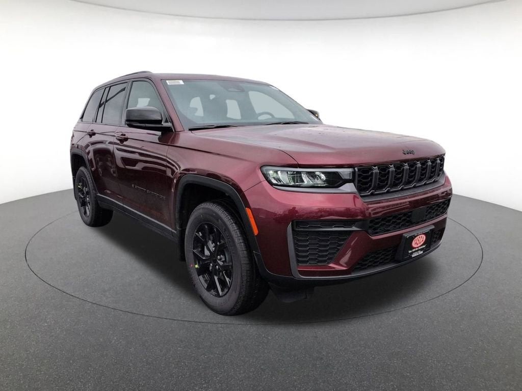 2026 Jeep Grand Cherokee Laredo Altitude