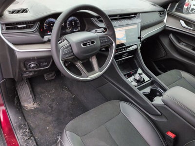 2026 Jeep Grand Cherokee Laredo Altitude