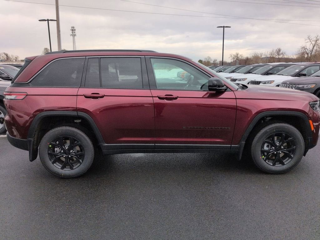 2026 Jeep Grand Cherokee Laredo Altitude