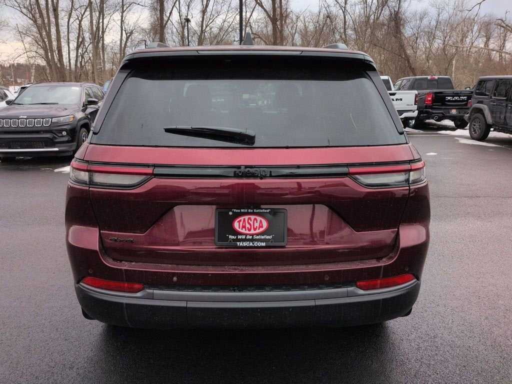 2026 Jeep Grand Cherokee Laredo Altitude